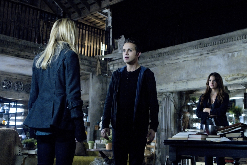 Illustration for article titled The Secret Circle 1x10 "Darkness" Pictures